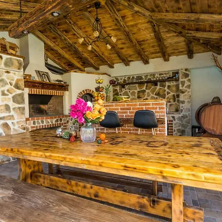 ヴィラ Andrija シベニク