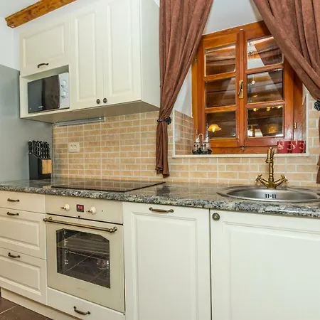 Andrija シベニク